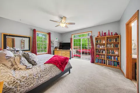 Bedroom - 2088 Hickory Ln, Jackson, MI 49201 photo 3 of 8