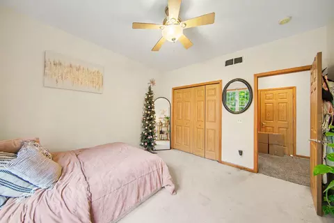 Bedroom - 2088 Hickory Ln, Jackson, MI 49201 photo 5 of 8
