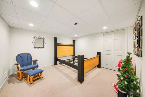 Bedroom - 2088 Hickory Ln, Jackson, MI 49201 photo 8 of 8