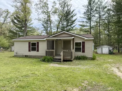 8239 W Hemlock Ave, Baldwin, MI 49304