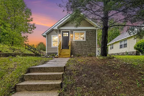 139 W Rittenhouse Ave W, Battle Creek, MI 49037