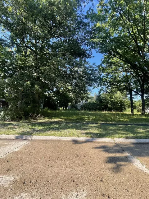 3301 N Center Rd, Flint, MI 48506