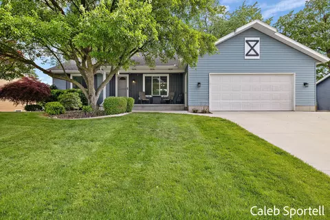 4530 Blackfoot Dr SW, Grandville, MI 49418