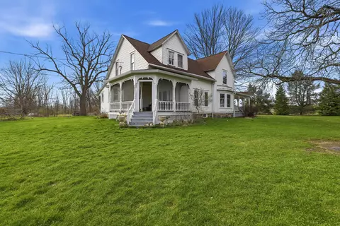 12286 Hart St NE, Greenville, MI 48838