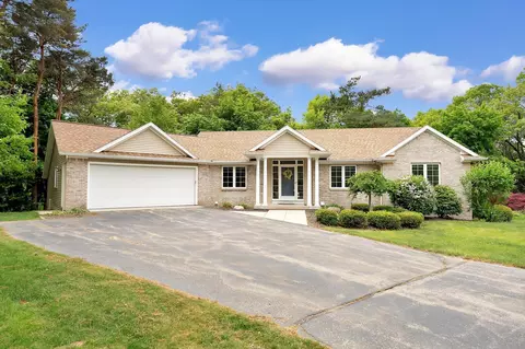 2510 Thoreau Ct NE, Grand Rapids, MI 49525