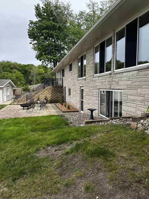 Exterior - 7880 Poplar Ln, Reading, MI 49274 photo 13 of 20