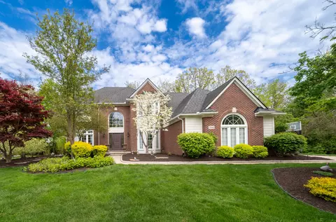 25842 Arcadia Dr, Novi, MI 48374