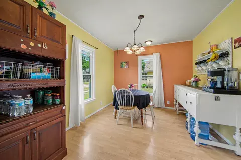 Dining - 514 Jefferson St, Jackson, MI 49202 photo 1 of 1