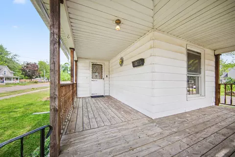 Exterior - 514 Jefferson St, Jackson, MI 49202 photo 2 of 4