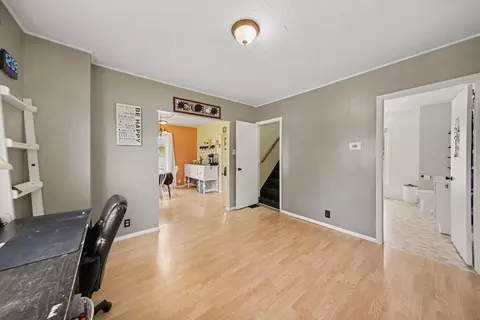 Entry Way - 514 Jefferson St, Jackson, MI 49202 photo 2 of 3