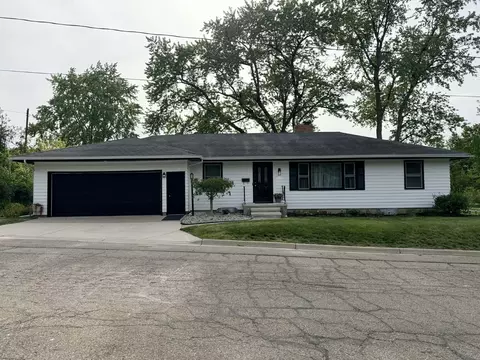 84 Kings Blvd, Sparta, MI 49345