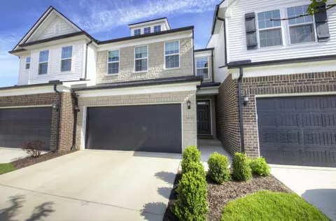 5606 Corgi Dr, Ann Arbor, MI 48108