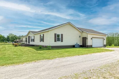 10815 S Hawkins Rd, Reed City, MI 49677