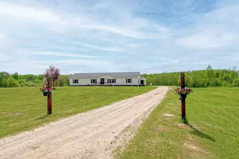 10815 S Hawkins Rd, Reed City, MI 49677