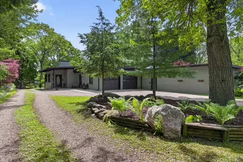 Exterior - 2934 Robinson Rd, Jackson, MI 49203 photo 3 of 22