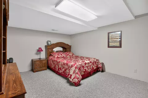 Bedroom - 2934 Robinson Rd, Jackson, MI 49203 photo 9 of 11