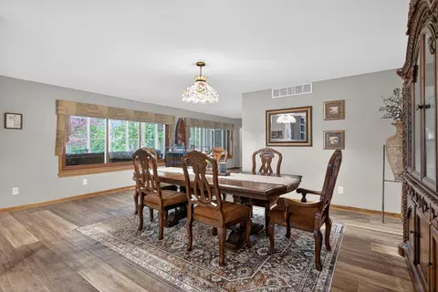 Dining - 2934 Robinson Rd, Jackson, MI 49203 photo 2 of 3