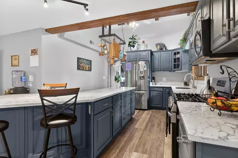 Kitchen - 2934 Robinson Rd, Jackson, MI 49203 photo 3 of 6