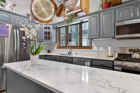 Kitchen - 2934 Robinson Rd, Jackson, MI 49203 photo 6 of 6