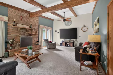 Living - 2934 Robinson Rd, Jackson, MI 49203 photo 3 of 6