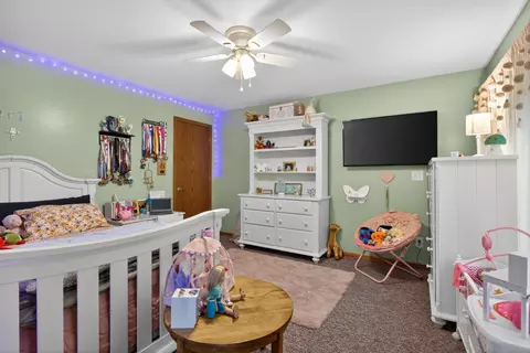 Bedroom - 2934 Robinson Rd, Jackson, MI 49203 photo 6 of 11