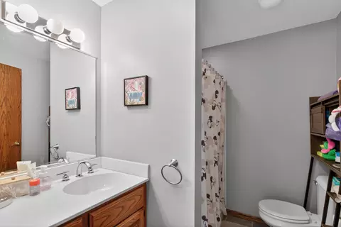 Bath - 2934 Robinson Rd, Jackson, MI 49203 photo 6 of 6