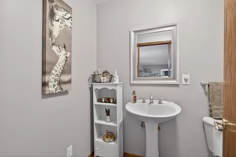 Bath - 2934 Robinson Rd, Jackson, MI 49203 photo 1 of 6