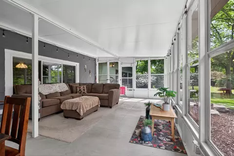Exterior - 2934 Robinson Rd, Jackson, MI 49203 photo 5 of 22