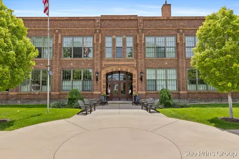 156 W 11th St #106, Holland, MI 49423
