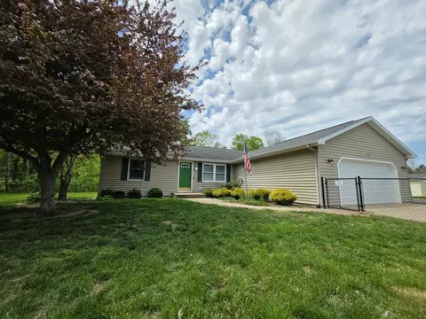 1125 Kristie Ln, Ludington, MI 49431