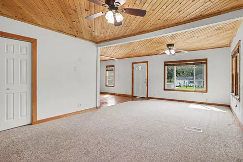 Living - 919 Charles St, Plainwell, MI 49080 photo 2 of 4