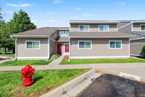 2103 Stone School Cir, Ann Arbor, MI 48108