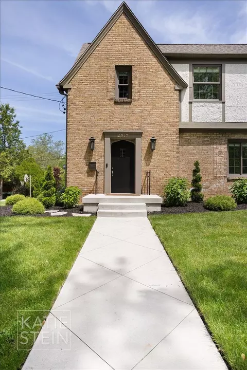 2517 Richards Dr SE, Grand Rapids, MI 49506