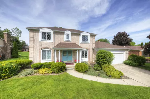 9639 N Canton Center Rd, Plymouth, MI 48170