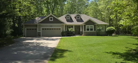 6463 Terravita Dr, Whitehall, MI 49461