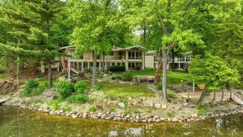 11901 Killarny Cir, Jerome, MI 49249