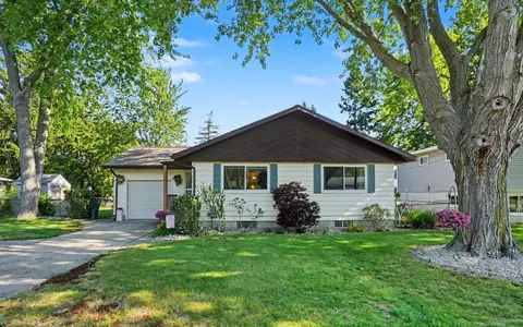 2286 Leif Ave, Muskegon, MI 49441