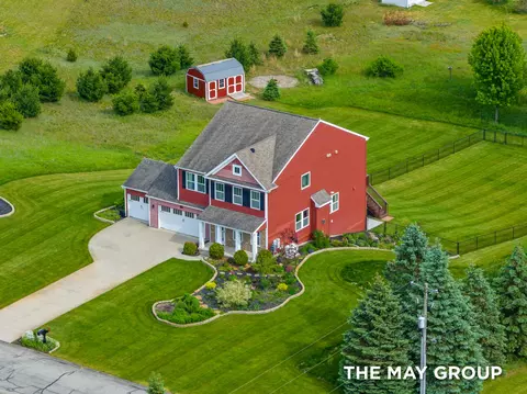 8500 E Barber Ridge Dr, Alto, MI 49302