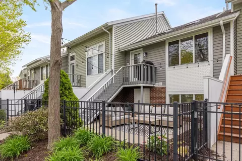 1379 Quarterline Cmns #16, Holland, MI 49423