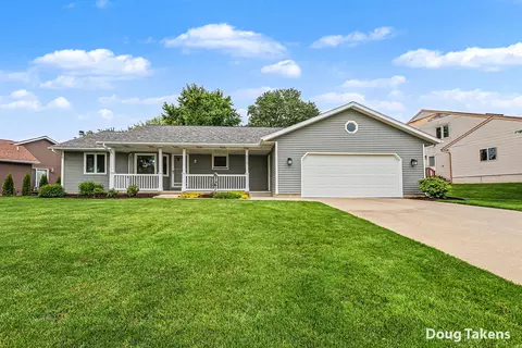 8510 Woodruff Dr SW, Byron Center, MI 49315