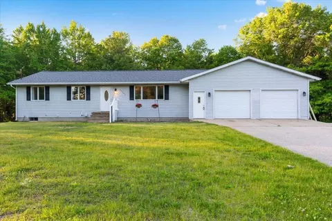20200 W Lake Montcalm Rd, Howard City, MI 49329