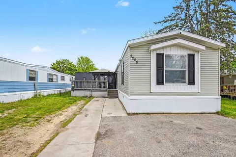 5208 Village Dr SW, Wyoming, MI 49509