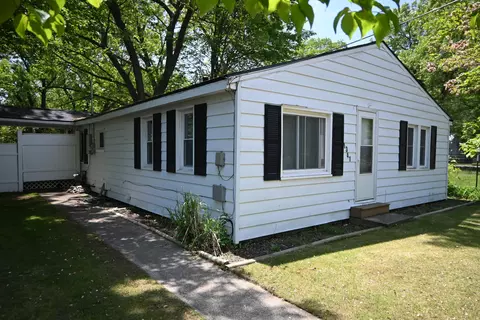 1341 E Summit Ave, Norton Shores, MI 49444