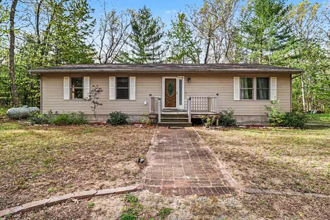 7137 E Catherine Rd, Fountain, MI 49410