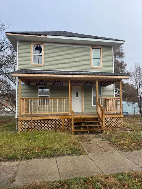 111 River Dr, Three Rivers, MI 49093