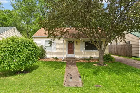 1602 Baker Dr, Kalamazoo, MI 49048