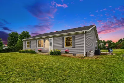 3065 Chamberlain Rd, Buchanan, MI 49107 photo 2