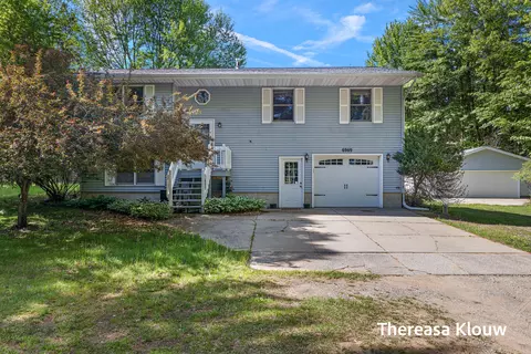 6969 E Pontaluna Rd, Fruitport, MI 49415
