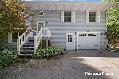 6969 E Pontaluna Rd, Fruitport, MI 49415