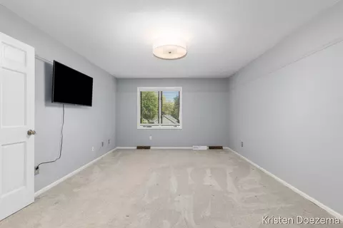 Bedroom - 7716 Kirkwall Dr SE, Ada, MI 49301 photo 1 of 5